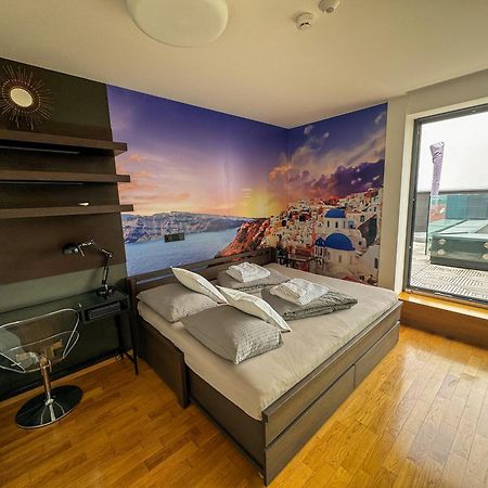Apartman Se Saunou A Terasou S Vyhledem Na ブルノ エクステリア 写真