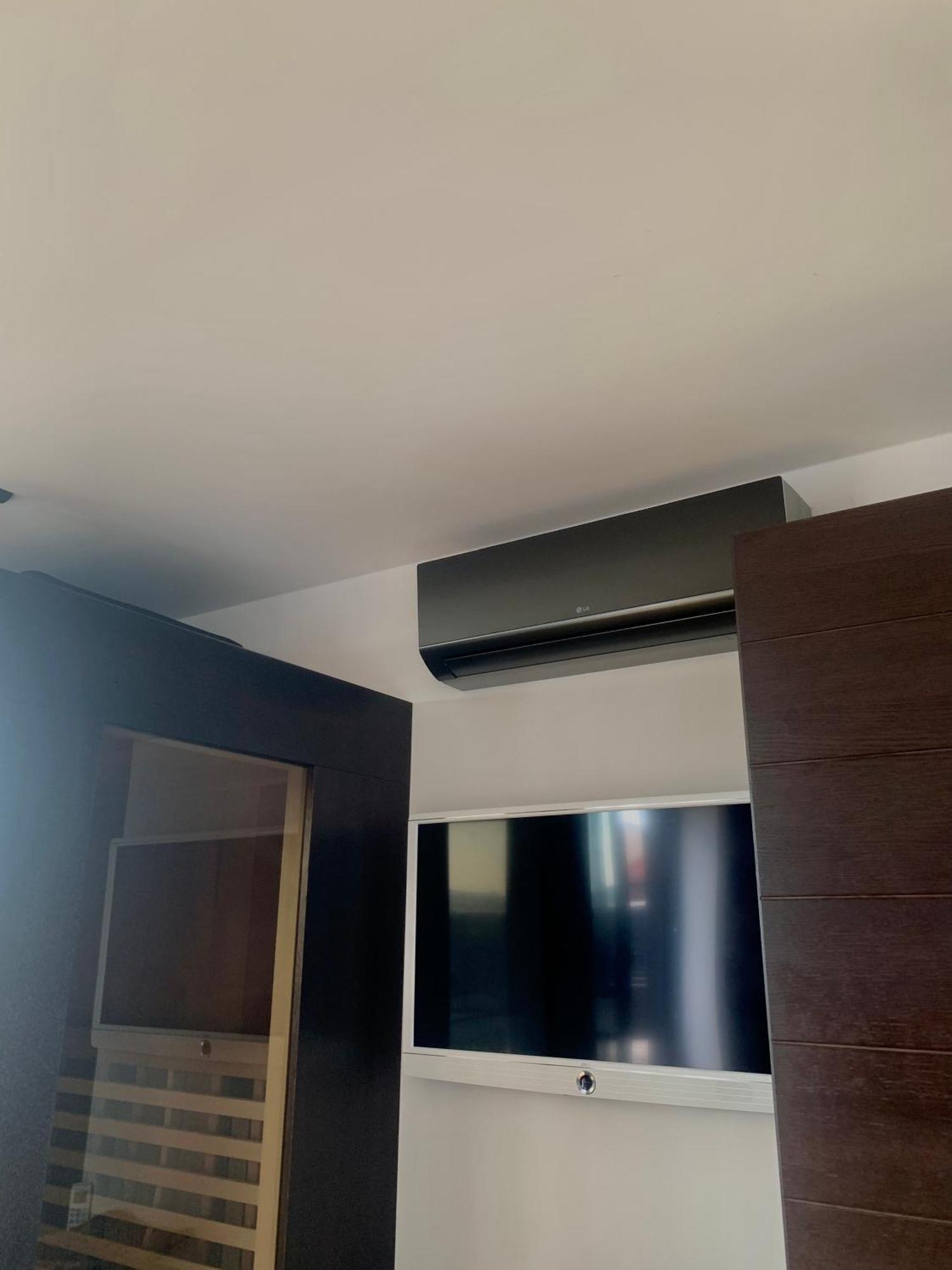 Apartman Se Saunou A Terasou S Vyhledem Na ブルノ エクステリア 写真